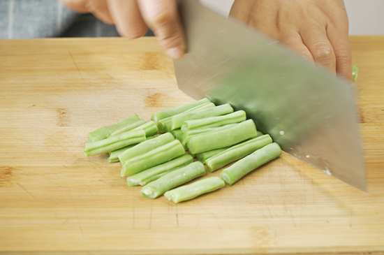 排骨炖豆角的做法