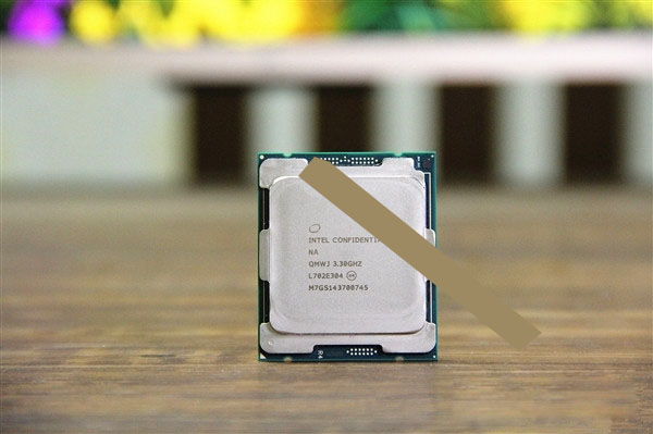 i9 7900X和R7 1800X哪个好 i9-7900X与R7-1800X区别对比简单测评