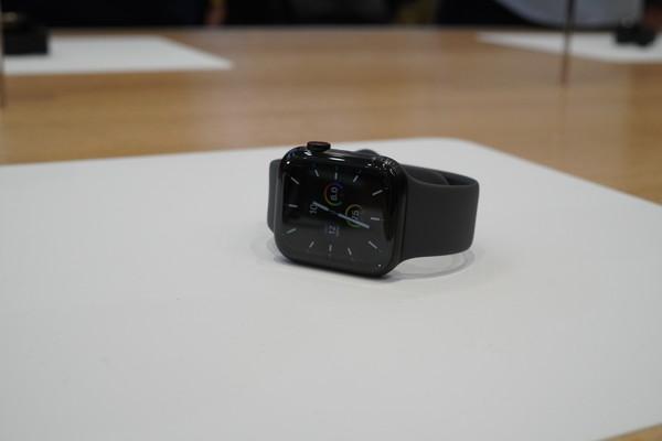 Apple Watch Series 5上手初体验:永久亮屏 续航更强