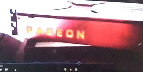 AMD Vega显卡真身全球首次曝光:表面印有红色的Vega Logo