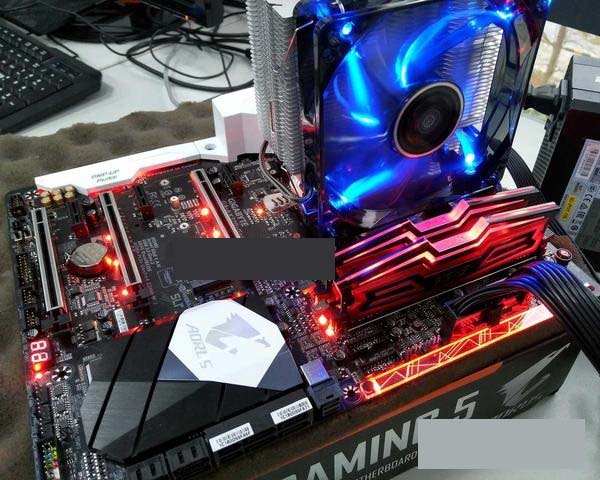 AMD新3A锐龙装机 8000元R7-1700X配RX480电脑主机配置方案推荐