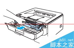 激光打印机打印出来的文件有黑色条纹怎么办？