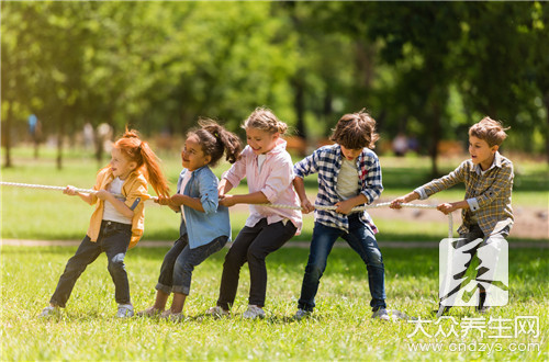 幼儿狂躁症的表现症状 